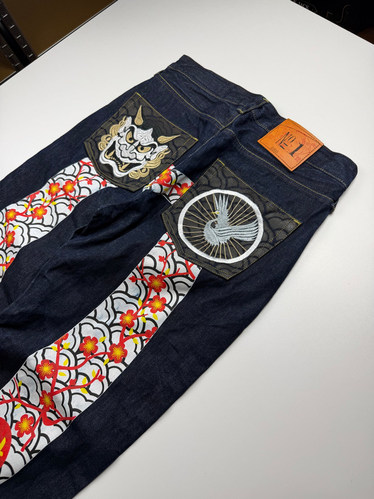 Evisu Straight Fit Jeans (M)